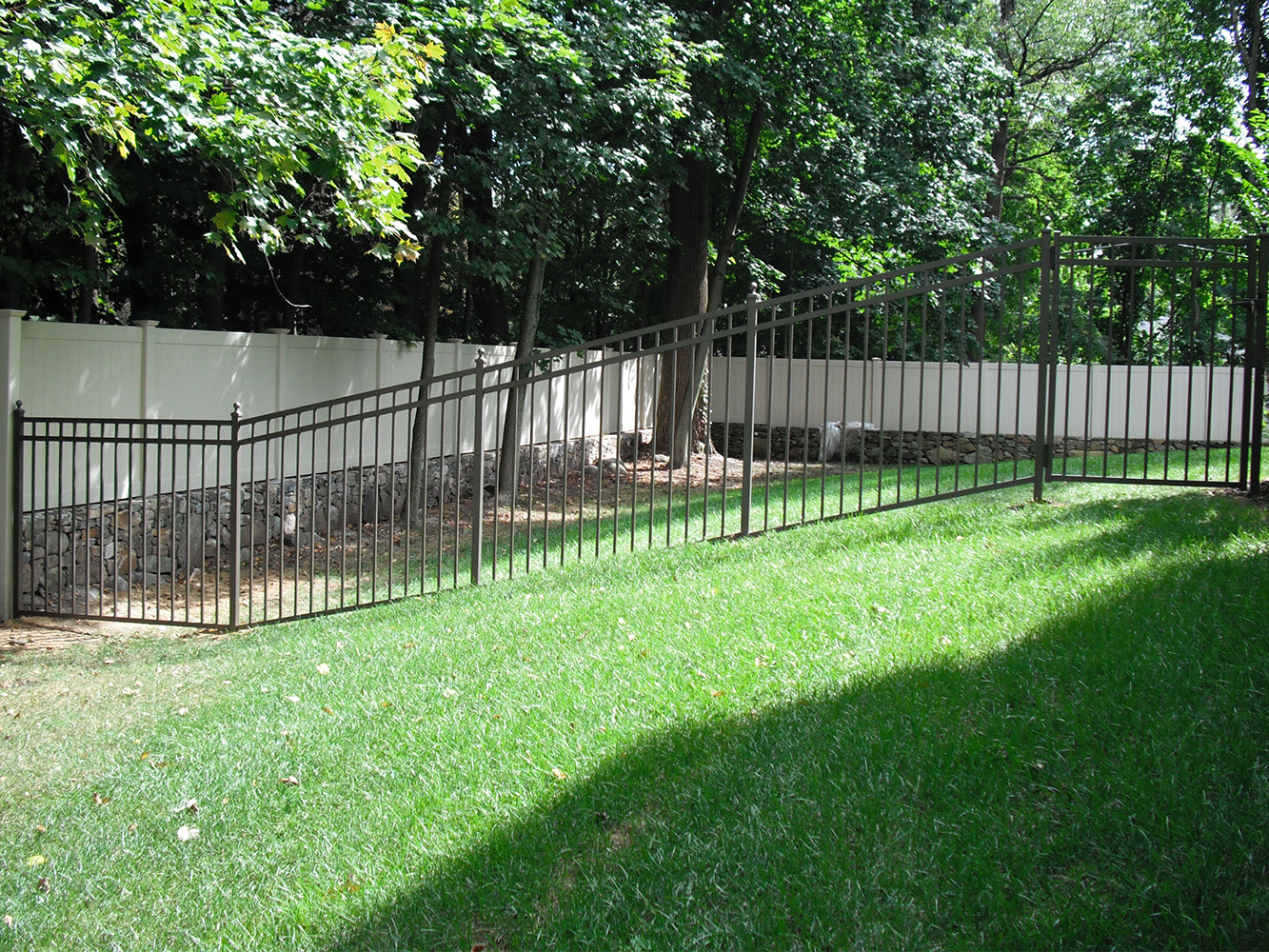 A Simplified Guide For Contoured Fencing in Mahopac, NY