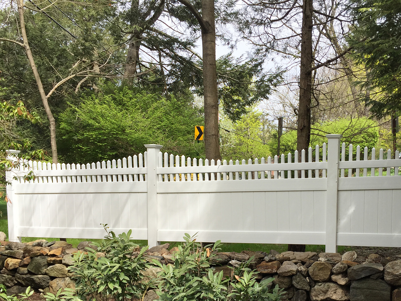 5 Easy Steps to Keep Your Vinyl Fence Clean in NY